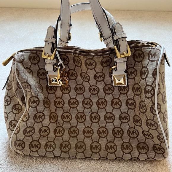 Michael Kors Grayson Satchel Large Size MINT CONDITION!! - Picture 6 of 10